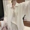 Camisa Feminina Versátil Estilo Coreano Fina Respirável de Verão com Gola Polo Manga Longa, Curta na Frente e Longa Atrás, Minimalista Casual, Camisa Externa
