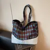 Bolsa Xadrez Outono e Inverno Transfronteiriça para Mulheres 2026 Nova Bolsa de Mão Grande Capacidade para o Dia a Dia Estilo Preguiçoso Bolsa Tote de Ombro Único Bolsa Grande