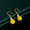 Pendientes de Plata 925 con Cierre de Aguja, Estilo Chino Nuevo Vintage, Ámbar Imitación Cera de Abejas para Mujer, Pendientes Versátiles Populares de Estilo Chino de Nicho