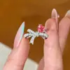 Joia Laço Estilo Coreano de Luxo Leve, Anel Versátil, Acessório de Mão Zircônia em Formato de Coração, Anel Brilhante Cravejado de Diamantes