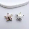 Contas Espaçadoras Flor de Cinco Pétalas Flor de Estrela de Cinco Pontas em Formato de Flor com Múltiplos Furos Banhadas a Ouro em Cobre, Contas para Acessórios de Joias DIY Passantes