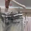 Shorts Jeans Ultra-Curtos com Renda e Ajuste Apertado para Mulheres no Verão Calças Retrô Hot Girl que Moldam o Quadril Versátil de Cintura Baixa Reta Hot Pants