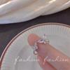 Anillo de lujo ligero para chica sexy, nicho femenino, personalidad de alto grado, moderno anillo de dedo índice con incrustaciones de diamantes de circonita, pulsera abierta simple al por mayor