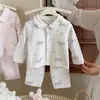 Nuevo conjunto de pijama de lana y seda para niños de otoño e invierno, ropa para el hogar para niños mayores, conjunto de dos piezas de cárdigan estampado para niñas, conjunto para niños