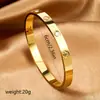 Pulseira de aço inoxidável europeia e americana mais vendida, moderna, versátil, que não desbota, com toque de luxo, cravejada de diamantes, simples, pulseira de titânio