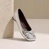 Sapatos de Salto Único Prateados para Mulheres 2026 Novo Estilo de Verão Sapatos de Ballet Femininos de Salto Médio com Solado Macio para Saias Sapatos Mary Jane Trançados de Couro Macio