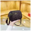 Bolsa feminina de alta qualidade, modelo novo 2026, casual e versátil para todas as estações, bolsa estilosa tipo câmera com alça larga para usar no ombro ou transversal