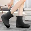 Botas de lluvia de media caña de moda para mujer, botas de lluvia antideslizantes de PVC con borde cruzado, zapatos de agua para mujer, nuevos zapatos de goma, botas de agua, chanclos de cocina