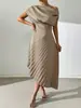 Ropa de mujer transfronteriza europea y americana de Amazon, vestido plisado de hombros descubiertos, vestido plisado de cintura alta con dobladillo irregular, vestido formal de lujo ligero