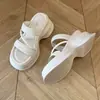 Sandálias Plataforma de Solado Grosso para Aumentar a Altura para Mulheres, Uso Externo de Verão, Novo Estilo 2026, Adequadas para Combinar com Vestidos, Sandálias de Dedo para Praia