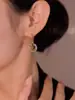 Pendientes de Anillo de Diamante Pequeños y Exquisitos Estilo Douyin Lujo Ligero Diseño de Nicho Elegantes Versátiles Pendientes de Presión para Oreja de Celebridad de Internet