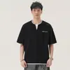 Camiseta Estilo Novo de Verão Falsa Duas Peças com Decote em V e Manga Curta para Homens, Top Estampado Casual Americano, Camiseta Tendência de Algodão Puro Pesado com Caimento Solto