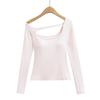 Nova T-shirt de Manga Longa Slim-Fit com Alça Diagonal Aberta no Ombro, Estilo Americano, para Menina Popular, com Cinto e Protetor de Seio, para o Início da Primavera de 2025