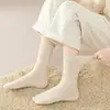 Calcetines largos de estilo japonés holgado y estilo coreano para mujer, cálidos para otoño e invierno, hasta la mitad de la pantorrilla, estilo universitario, tonos tierra, cachemira sintética, estilo versátil