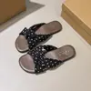 Sandalias Cruzadas de Lunares para Mujer 2026 Verano Nuevo Estilo Planas de Punta Abierta Estilo Vacaciones de Una Tira Sandalias de Playa Venta al por Mayor