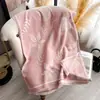 Bufanda de Imitación Cachemir de Alta Gama Estilo Retro Francés Mariposa Nueva para Mujer en Otoño e Invierno Grosor Adicional Cálida para Exteriores Chal de Oficina