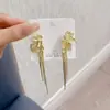 Brincos de Metal Estilosos Europeus e Americanos Super Fada com Franjas de Pétalas Design de Luxo Acessível Senso de Design Elegante Joia de Orelha Elegante
