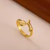 Anillo de Acero Inoxidable con Oro de 18K, Lujoso y Accesible, No se Desvanece, Línea con Corte Geométrico, Anillo de Corazón Infinito, Joyería al por Mayor