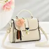 Bolso de Hombro Simple de Color Puro Estilo Francés para Mujer 2025 Nueva Moda Retro Bolso Cruzado para Mujer Bolso de Mano Pequeño de Moda