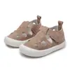 Sandalias infantiles 2024 Velcro para bebés niños y niñas suela suave punta cerrada zapatos con agujeros cuero hueco transpirable sandalias
