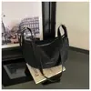 Bolso de mano tipo dumpling de diseño nicho transfronterizo, nuevo bolso de axila casual y moderno para mujer, adecuado para el trabajo y los desplazamientos, bolso de hombro, bolso cruzado, moderno