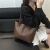 Bolso de Hombro Retro de Gran Capacidad Bolso Tote Simple y Atmosférico Transfronterizo Bolso de Axila Texturizado Versátil para Viajes de Negocios Comercio Exterior