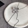 Colar longo retrátil de flores requintado e elegante, design de nicho de luxo leve, corrente de lã com clavícula combinada de alta qualidade