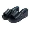 2026 Verano Nuevo Estilo Cuña Tacón Alto Suela Gruesa Antideslizante Resistente al Desgaste Chanclas de Deslizamiento para el Hogar y el Exterior con Cuña