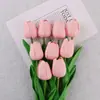 Flores artificiales de tulipán personalizadas para sala de estar, decoración de mesa de comedor, decoración de bodas, accesorios de fotografía y arreglos de plantas verdes para ambientación de escenas.