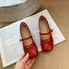 Sapatos Baixos Estilo Coreano Mary Jane de Couro com Uma Tira para Mulheres 2026 Novo Verão Bico Quadrado Laço Plissado Versáteis