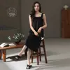 Camisola de Seda Gelo Feminina para o Verão com Bojos e Alças, Atacado de Alta Qualidade de Lojas Físicas, Loungewear de Luxo para Mulheres, Roupa de Casa