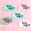 Pegamento de Crema DIY Accesorios de Resina Kiss Beauty Colgante para Funda de Teléfono Etiqueta con Letra Me Materiales para Llavero Venta al por Mayor