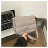 Atacado diário casual simples pequena bolsa quadrada coreana leve personalidade bolsa de ombro mensageiro design popular bolsa para mulheres