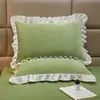 Funda de almohada de terciopelo de leche engrosada Funda de almohada con encaje Funda de almohada cálida de otoño e invierno Almohada individual Par de cuero con forro polar 2