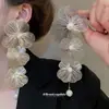 Pendientes de Flor de Diamante Incrustado con Aguja de Plata y Perlas Lujo Accesible Nicho Diseño Único Pendientes Europeos y Americanos Transfronterizos Exagerados para Mujer