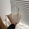 Bolsas Pequenas Populares para Mulheres Este Ano 2025 Nova Bolsa Transversal de Design de Nicho Casual de Verão Bolsa Carteiro Bolsa Balde