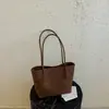 Bolsa feminina com padrão trançado exclusivo, grande capacidade, nova bolsa tote vintage de outono 2026 para o dia a dia, bolsa de ombro de grande capacidade