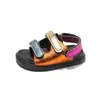 Sandalias para Niñas Sandalias Romanas para Niñas Verano Uso al Aire Libre 2026 Nuevas Sandalias de Suela Gruesa Coloridas Estilo Chanel