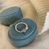 Anel Irregular em Forma de Flor com Esmalte Azul Gotejado e Pérolas Sintéticas para Mulheres, Luxo Leve, Fashion, Versátil, Elegante, Novo Anel para Dedo Indicador