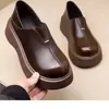 Mocasines para mujer 2026 otoño nuevo casual sin cordones suela gruesa que aumenta la altura punta redonda adelgazantes zapatos individuales de piel para personas menudas