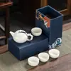 Atividades práticas de abertura de seguradora com pequenos brindes atmosfera presente para enviar aos clientes prêmios logo sorteio Dia Nacional