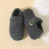 Zapatos Birkenstock Grises Todo Incluido para Mujer, Nuevos Populares de Otoño e Invierno 2025 Zapatos Slip-On Perezosos con Forro Polar Añadido, Zapatos de Algodón Birkenstock
