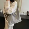 Bolso de Felpa de Lana de Cordero para Mujer 2026 Invierno Nuevo Estilo Moda Casual para Viajar Bolso de Hombro Único Bolso Tote de Gran Capacidad