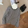 Nova camiseta casual de algodão com elastano de manga longa listrada para o início do outono no atacado, top ligeiramente elástico com gola V, capa protetora solar casual no atacado