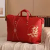 Esta bolsa é para guardar colchas, lembrancinhas de casamento, enxoval, colchas de inverno vermelhas, e é de grande capacidade, dobrável e à prova d'água.