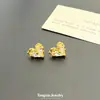 Brincos de Zircônia em Forma de Coração Dourado com Diamantes Cintilantes, Estilo Luxo Leve, Exquisitos e Compactos, Elegantes e Versáteis, Brincos de Alta Qualidade Estilo Coreano