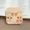 Aretes de Capibara Lindos Maillard de Otoño e Invierno para una Semana para Mujer Aguja de Plata Resina de Dibujos Animados Oso Pan Estudiante Aretes Diarios