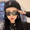 Gafas de sol retro con alfabeto punk europeo y americano, nuevas gafas de sol de estilo ojo de gato, estilo hip hop callejero de moda, para espectáculos transfronterizos.