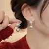 Otoño e Invierno 2025 Atmósfera Navideña Aretes de Perla Copo de Nieve Nuevo Estilo Popular Pendientes y Accesorios para Orejas de Gama Alta