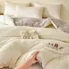 Colcha de algodón de Xinjiang grado A, adecuada para primavera y otoño, con un relleno engrosado para mayor calidez, ideal como colcha de invierno o para aire acondicionado, y se puede usar como colcha tamaño matrimonial para todas las estaciones